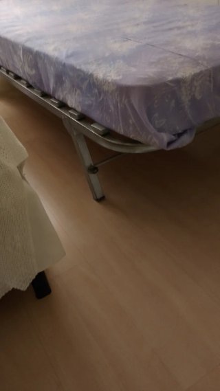 Somier y colchón nido beige y morado