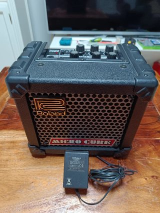 Amplificador Roland Micro Cube + Transformador