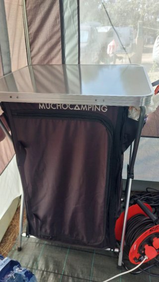 Tienda Cocina Camping + Muebles (regalo suelo+luz)