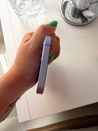 iPhone 12 Morado