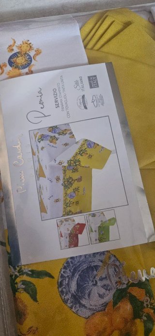 Tovaglia Pierre Cardin Peonia con 12 Tovaglioli