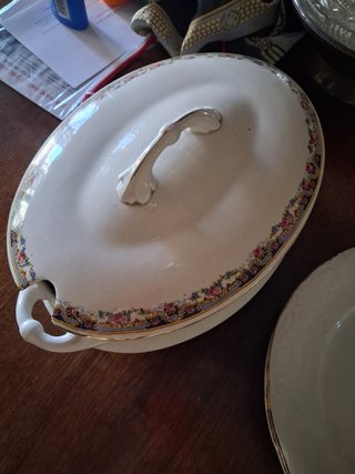 Sopera antigua porcelana floral