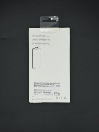 Funda iPhone 13 Pro Silicona Nueva 8