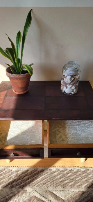 Mesa auxiliar de madera