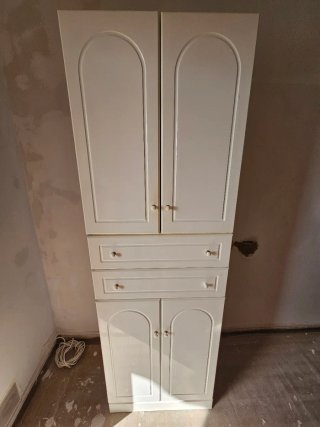 Armario de baño blanco