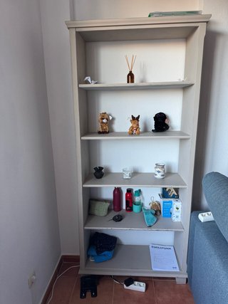 Estantería de madera