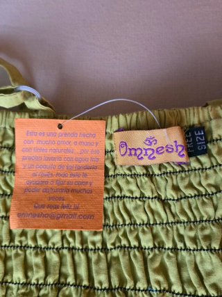 Dos vestidos artesanos para bebé