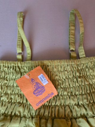 Dos vestidos artesanos para bebé