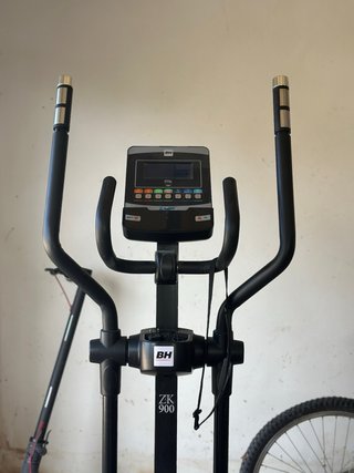 Bicicleta Estática BH Fitness ZK900