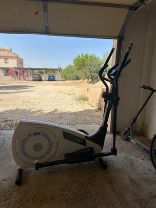 Bicicleta Estática BH Fitness ZK900