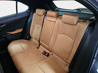 Lexus UX 2.0 300h UX Plus