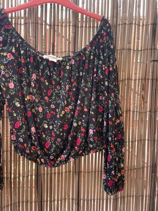 Blusa floral negra manga larga Coachella