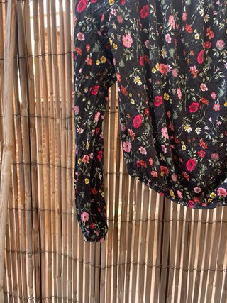 Blusa floral negra manga larga Coachella