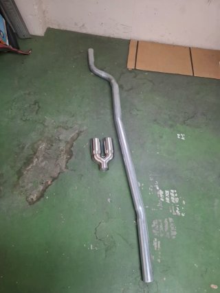 Tubo de escape a estrenar
