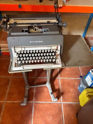 Máquina de escribir Olivetti Linea 98