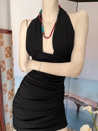 Vestido fiesta Zara negro drapeado