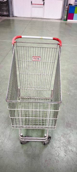 Carrito de supermercado metálico