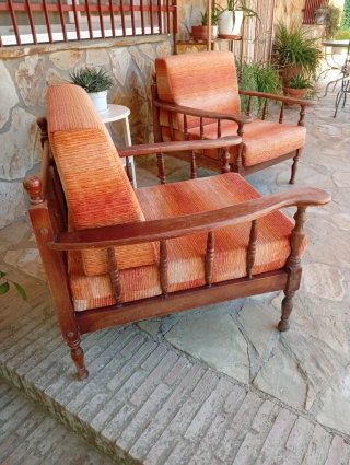2 Sillones Clásicos Madera y Tela Naranja