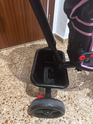 Triciclo MOLTO Urban Trike Rosa de 1 a 3 años.