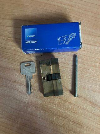 Bombín Tesa 6cm + Llave y Tornillo