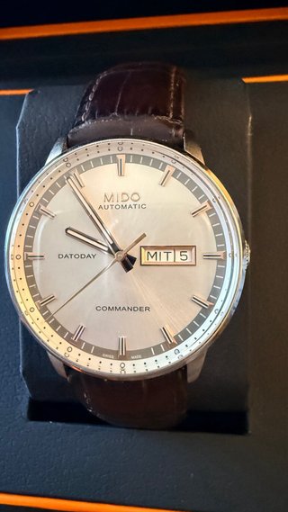 Mido Commander 2 automático Full Set en garantía.