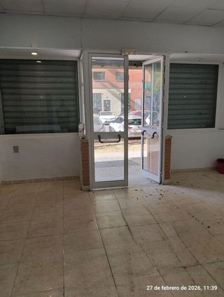 Local comercial en alquiler en Colores - Entreparques en Sevilla