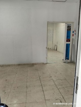 Local comercial en alquiler en Colores - Entreparques en Sevilla