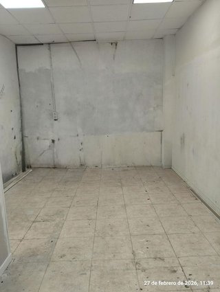 Local comercial en alquiler en Colores - Entreparques en Sevilla