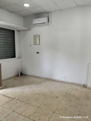Local comercial en alquiler en Colores - Entreparques en Sevilla