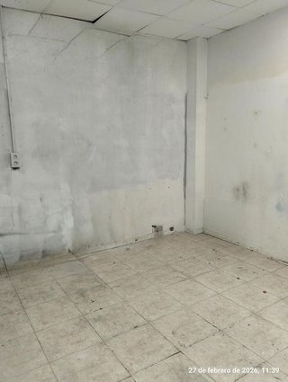 Local comercial en alquiler en Colores - Entreparques en Sevilla
