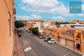 Piso en alquiler en Los Ángeles - Cruz de Caravaca en Almería