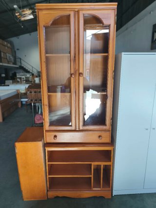 Vitrina de madera y cristal provenzal