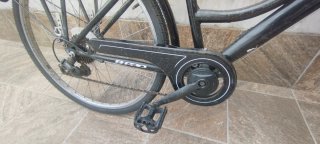 Bicicleta negra de paseo