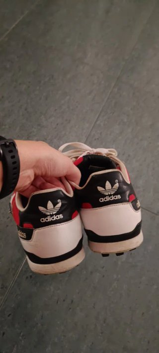 Zapatillas Adidas Talla 39 Rojas y Negras