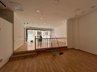 Local comercial en alquiler en Centre - Joan Prim en Granollers
