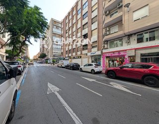 Local comercial en alquiler en Barrio Alto - San Félix - Oliveros - Altamira en Almería