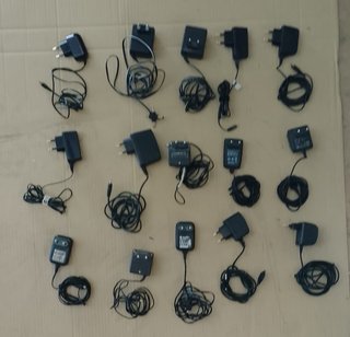 moviles antiguos y cargadores