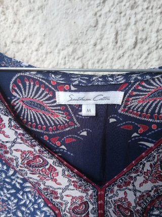 Vestido de El Corte Ingles floral azul y rosa.