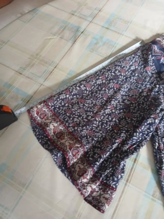 Vestido de El Corte Ingles floral azul y rosa.