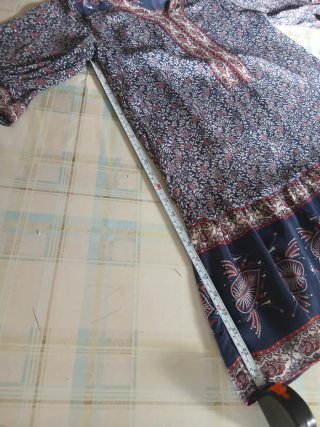 Vestido de El Corte Ingles floral azul y rosa.