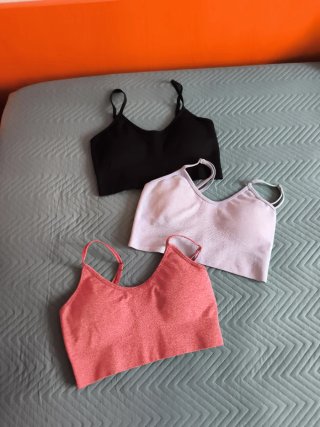 3 Tops deportivos chica