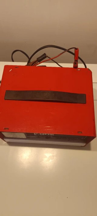 CARGADOR BATERÍA COCHE F-805 FERVE