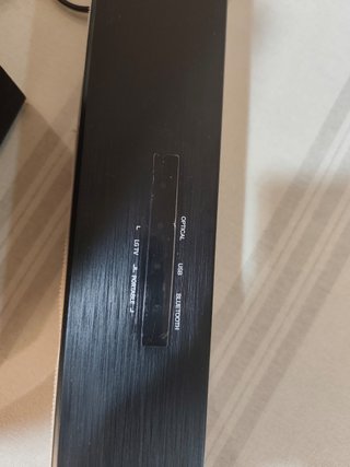 Barra de Sonido LG 200W con Subwoofer