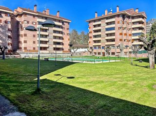 Piso en venta en Palacio de Hielo en Jaca