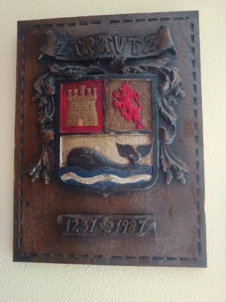 Cuadro escudo madera tallado Zarautz