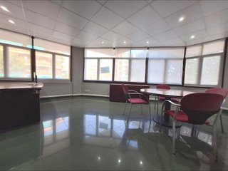 Local comercial en alquiler en Centre - Eixample – Can Llobet – Can Serra en Barbera del Vallès
