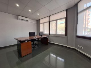 Local comercial en alquiler en Centre - Eixample – Can Llobet – Can Serra en Barbera del Vallès