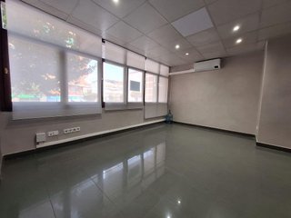 Local comercial en alquiler en Centre - Eixample – Can Llobet – Can Serra en Barbera del Vallès