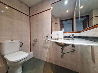 Local comercial en alquiler en Centre - Eixample – Can Llobet – Can Serra en Barbera del Vallès