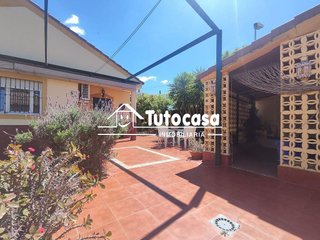 Chalet en venta en Montequinto en Dos Hermanas